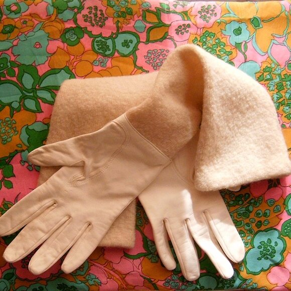 Natan Nathan Baume Accessories - Nathan Baume Wool and Boucle Silk Leather Gloves Kangol Hat and Mink Brooch Lot